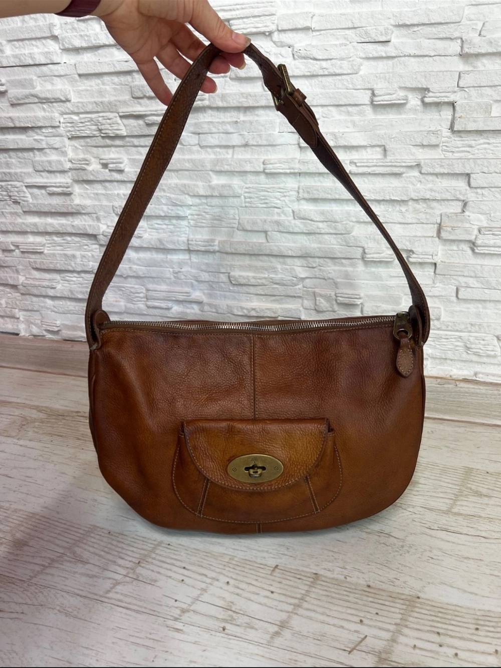 Mulberry Tan Brown Leather Shoulder Bag with Front Turn-Lock Pocket